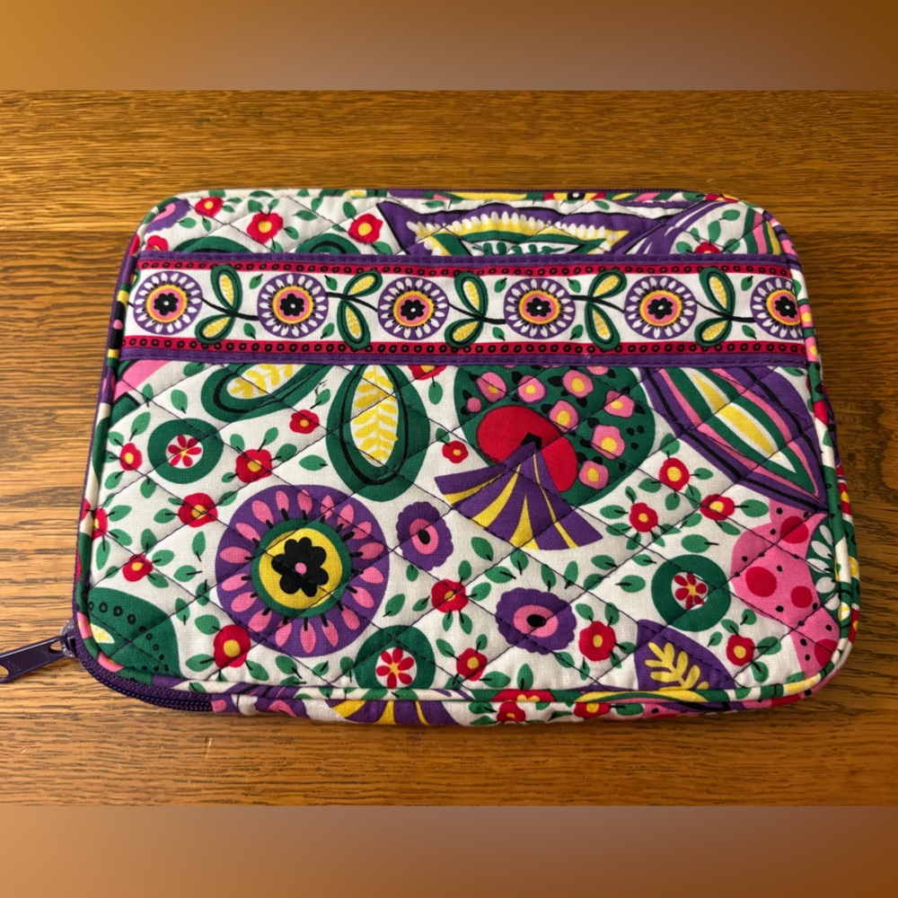 Vera  Bradley mini tablet case. NWOT.